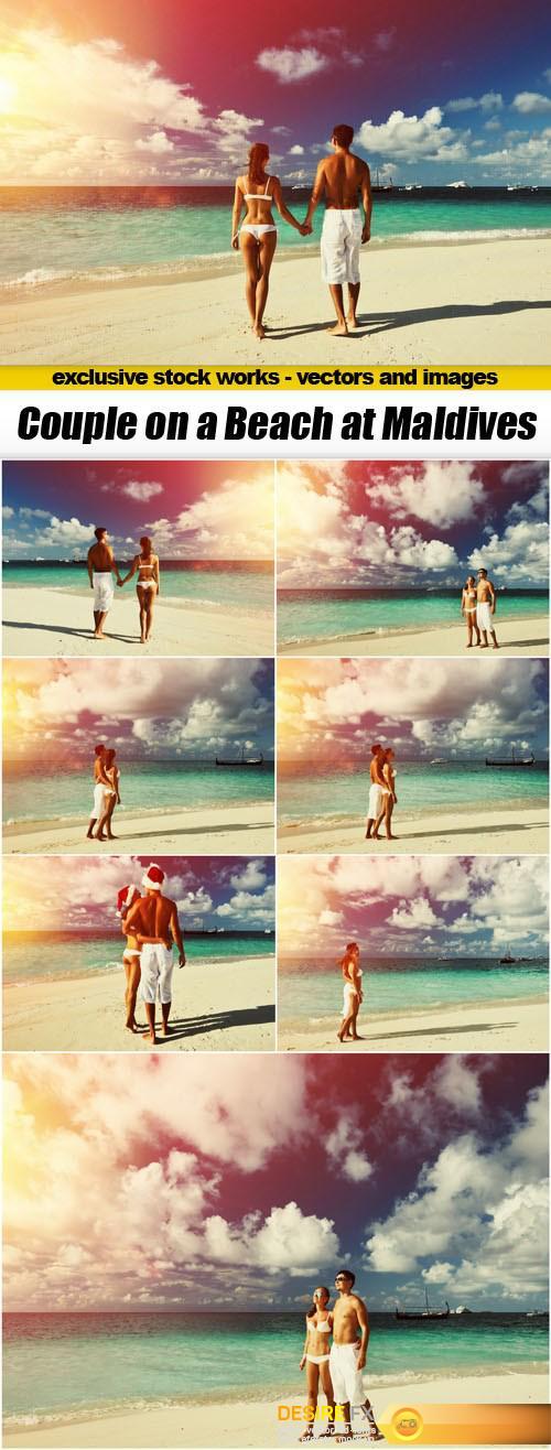 Couple on a Beach at Maldives – 8xUHQ JPEG